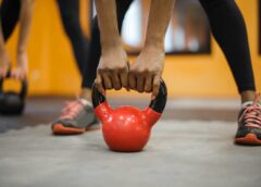 Jakie są najczęstsze kontuzje sportowe i jak ich unikać?